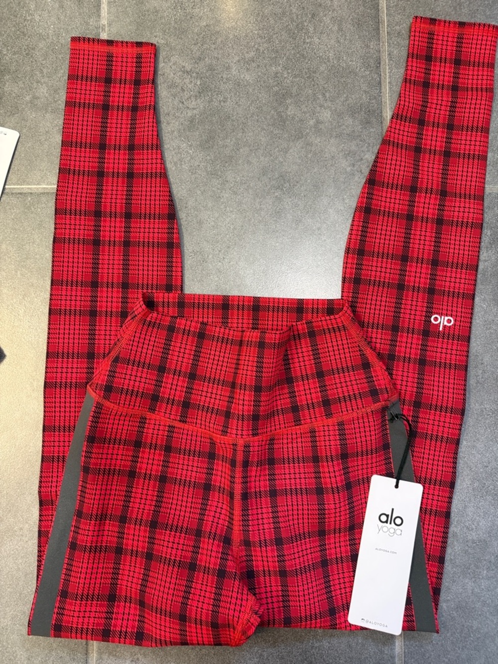 New! ALO YOGA Scarlet Plaid Print RARE! XS Leggings + Med Bra Top SOLD AS A SET - Picture 8 of 15